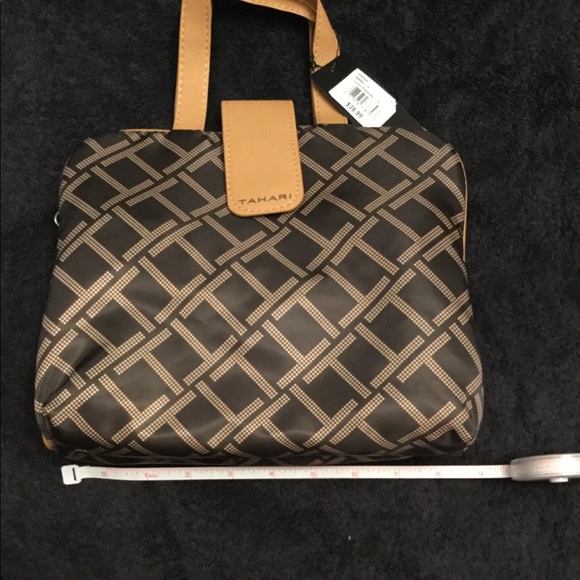 NWT Tahari 2-section weekender toiletry bag - Picture 2 of 5